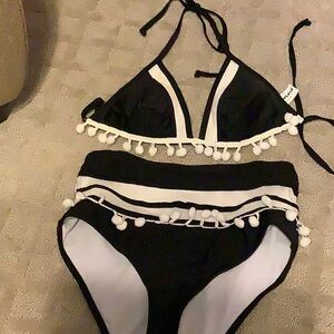 Coco ship black &white two piece